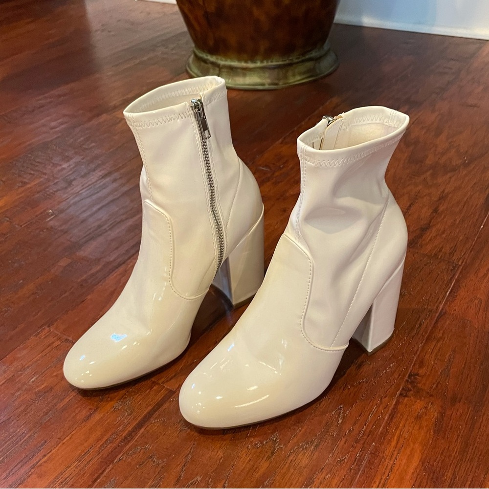 steve madden gaze white heel patent sock boots size 6